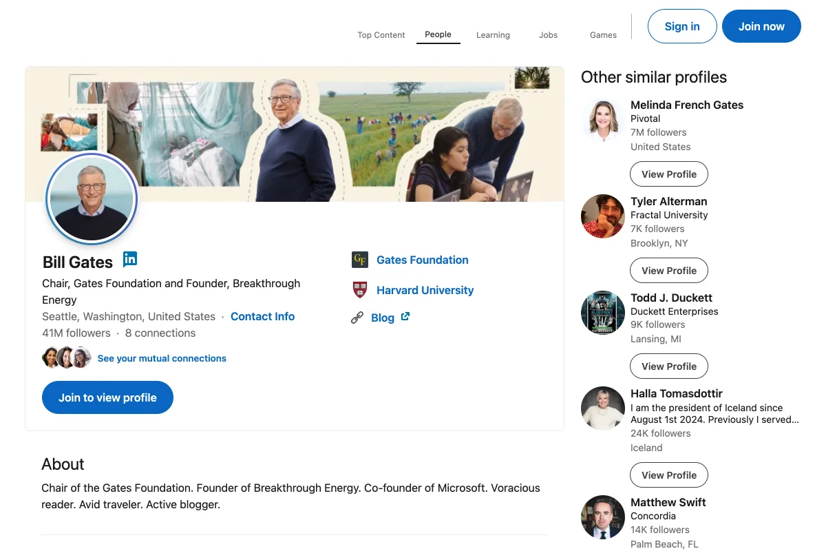 匿名訪問者に配信される Bill Gates の LinkedIn 公開プロフィール